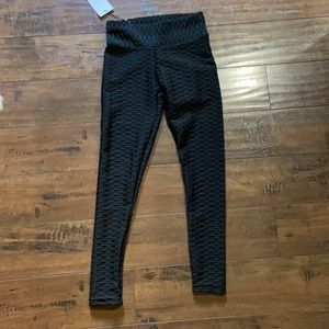 Black setting records famous tiktok leggings